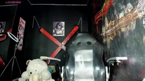 dark_doll5 online show from December 2025 11:13:01 PM