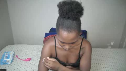 dark_lovly online show from February 2026 05:14:01 PM