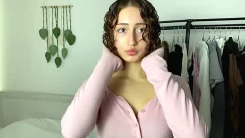 Emily online show from October 2025 07:09:02 AM