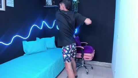 Snapshot of dark_valentino chatting on March 2026 02:06:02 AM dark_valentino online show from March 2026 02:06:02 AM