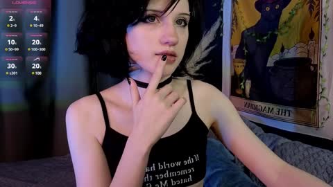 Vamp  online show from February 2025 04:47:01 AM