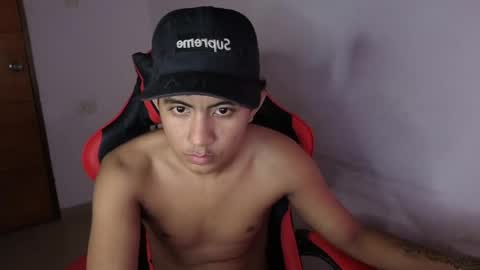 Snapshot of darknigthx chatting on April 2026 01:08:01 AM darknigthx online show from April 2026 01:08:01 AM
