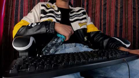 Darko online show from November 2025 06:44:02 PM