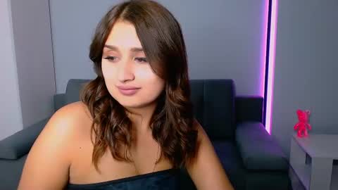 Amelie online show from June 2026 04:02:02 PM