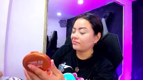 Darling online show from November 2025 01:43:01 PM