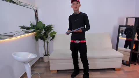 darwin_stark online show from June 2026 04:41:02 AM