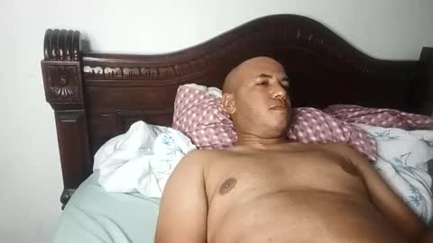 Snapshot of darwinsreyes chatting on November 2025 09:57:02 PM darwinsreyes online show from November 2025 09:57:02 PM