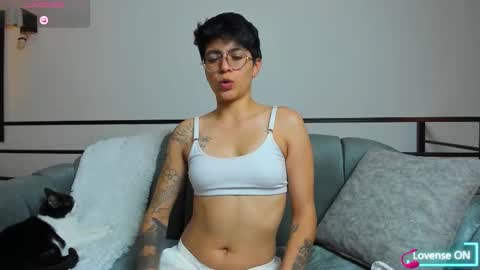 Snapshot of dass_roman chatting on September 2025 09:40:02 PM Dass Roman online show from September 2025 09:40:02 PM