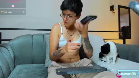 Snapshot of dass_roman chatting on September 2025 08:23:01 PM Dass Roman online show from September 2025 08:23:01 PM