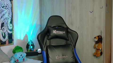 DAVE MAX online show from February 2025 07:14:02 PM