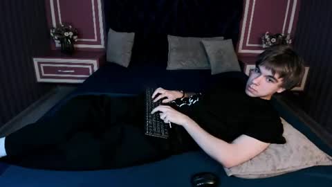 Snapshot of davebevy chatting on July 2026 07:51:01 PM Dave online show from July 2026 07:51:01 PM