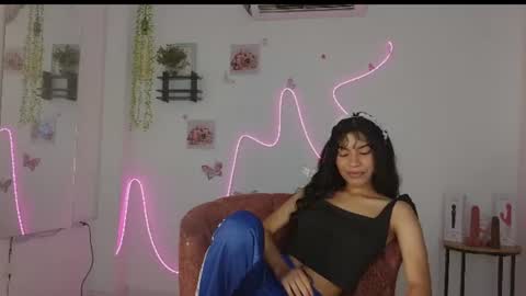 Snapshot of daviana_hill_ chatting on June 2026 07:46:01 PM Davi online show from June 2026 07:46:01 PM