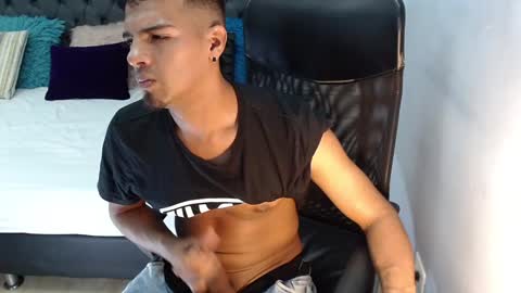 Snapshot of david_bandercock chatting on December 2024 12:33:01 AM david_bandercock online show from December 2024 12:33:01 AM