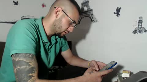 Snapshot of david_hot12 chatting on February 2025 07:00:01 PM david online show from February 2025 07:00:01 PM