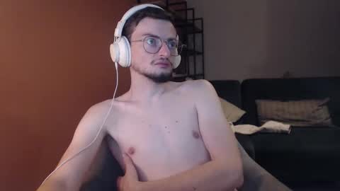 Snapshot of davidfoxfr chatting on November 2025 07:35:01 PM davidfoxfr online show from November 2025 07:35:01 PM