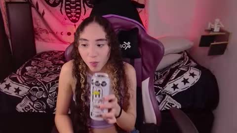 Snapshot of davina_heart chatting on November 2025 04:07:02 PM Davina online show from November 2025 04:07:02 PM