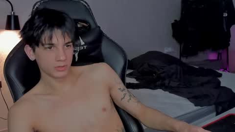 Snapshot of davisross chatting on January 2025 11:18:02 PM davis online show from January 2025 11:18:02 PM