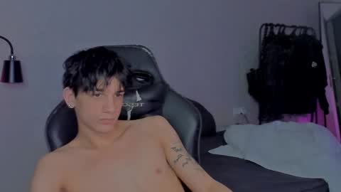 Snapshot of davisross chatting on January 2025 11:33:01 PM davis online show from January 2025 11:33:01 PM