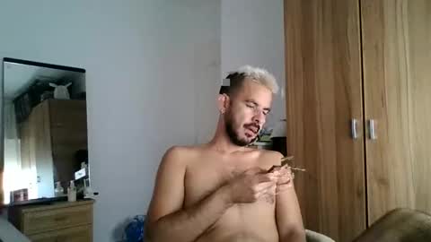 Snapshot of davomagno chatting on September 2025 03:06:02 PM davomagno online show from September 2025 03:06:02 PM