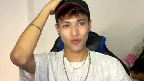 Snapshot of daxonreyy_ chatting on February 2026 09:10:02 AM Daxon online show from February 2026 09:10:02 AM