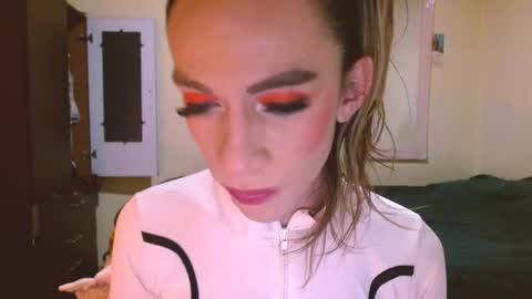 dayanna_01_ online show from June 2026 08:11:01 PM