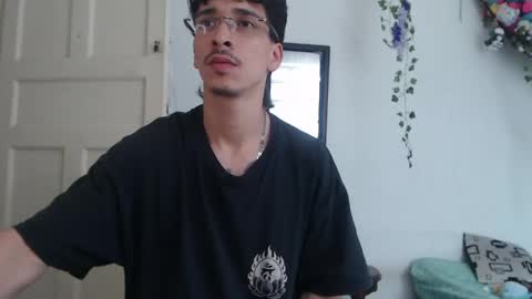 Snapshot of dazzayyy chatting on May 2026 06:27:02 PM dazzayy online show from May 2026 06:27:02 PM
