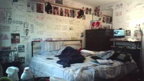 dbeamon92 online show from February 2026 06:26:02 PM