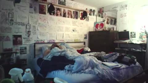 dbeamon92 online show from February 2026 12:24:01 PM