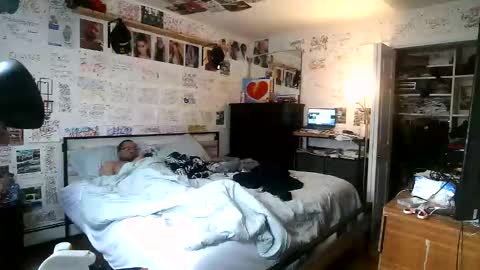 dbeamon92 online show from February 2026 01:01:02 PM