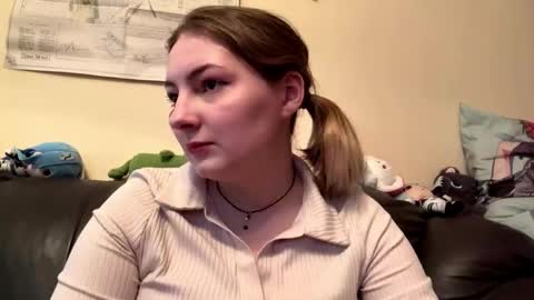 Mia online show from June 2026 03:51:02 PM