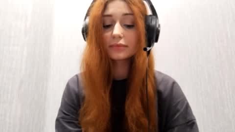 Snapshot of deandreaschomin chatting on March 2026 04:35:01 AM Mia online show from March 2026 04:35:01 AM