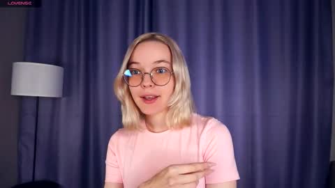 Snapshot of deannmaslen chatting on November 2025 05:31:02 AM Charlie 18yo online show from November 2025 05:31:02 AM