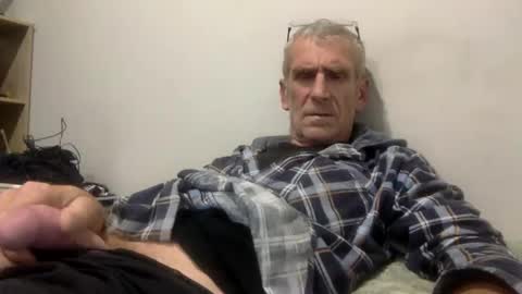 deanofflove221000 online show from April 2026 06:42:01 PM