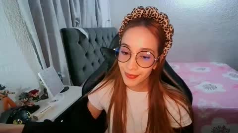 Snapshot of dear_juliet chatting on October 2025 12:29:05 AM Juliet online show from October 2025 12:29:05 AM