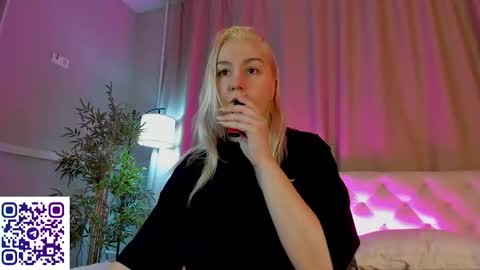 Debbie Mon Tue Fri Sun Sat GMT 3 1000am - 0400pm  online show from November 2025 04:20:01 PM