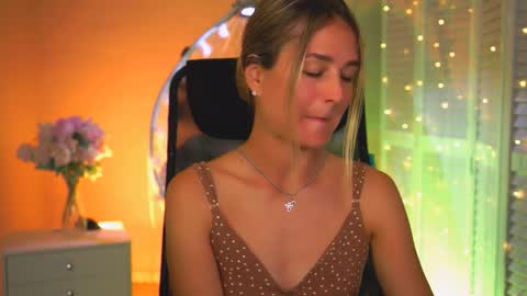 Debora online show from May 2026 10:36:01 AM