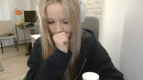 Amanda online show from June 2026 07:37:02 PM