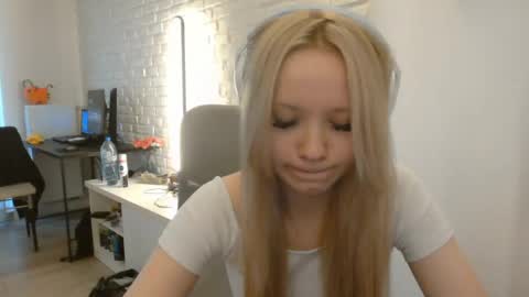 Amanda online show from June 2026 06:54:02 PM