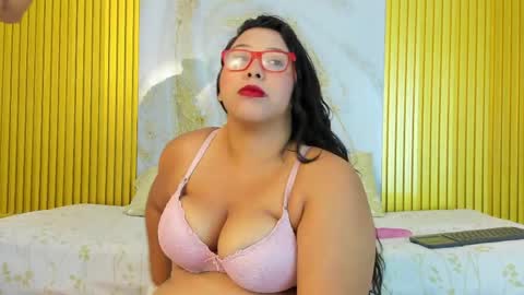 deepandcurvy online show from April 2026 12:09:02 PM