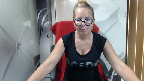hi guys i m a cute milf i m here for good time and nice people pls be respectfool and enjoy me online show from May 2026 07:47:01 AM