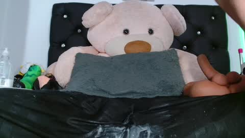 Selena online show from December 2024 08:28:02 PM