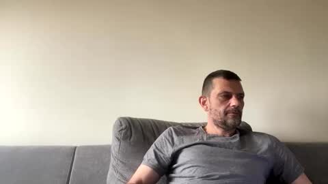 Snapshot of defloy chatting on November 2025 09:39:01 AM Defloy online show from November 2025 09:39:01 AM