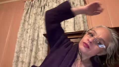 Tori online show from March 2026 04:28:02 AM