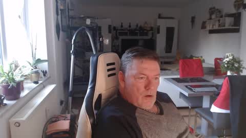 Snapshot of deinprinz2312 chatting on December 2024 07:46:01 AM deinprinz2312 online show from December 2024 07:46:01 AM