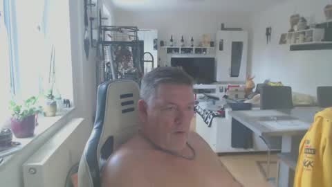 Snapshot of deinprinz2312 chatting on January 2025 10:17:01 AM deinprinz2312 online show from January 2025 10:17:01 AM