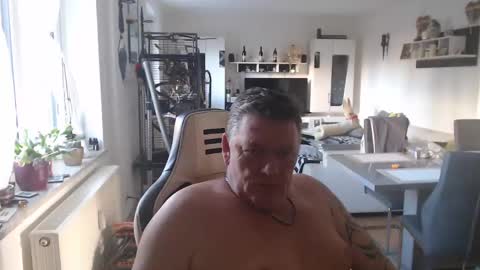 Snapshot of deinprinz2312 chatting on January 2025 09:27:01 AM deinprinz2312 online show from January 2025 09:27:01 AM