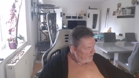 Snapshot of deinprinz2312 chatting on October 2025 09:52:02 AM deinprinz2312 online show from October 2025 09:52:02 AM