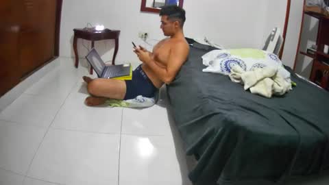 deividellobo online show from December 2024 03:40:01 AM