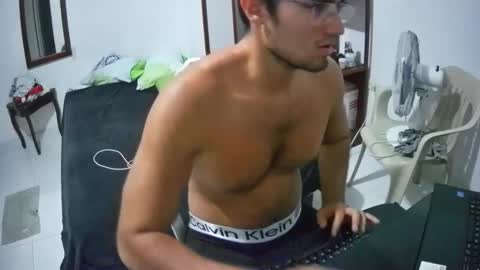 deividellobo online show from February 2025 04:54:01 AM