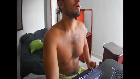 deividellobo online show from November 2025 08:33:02 PM